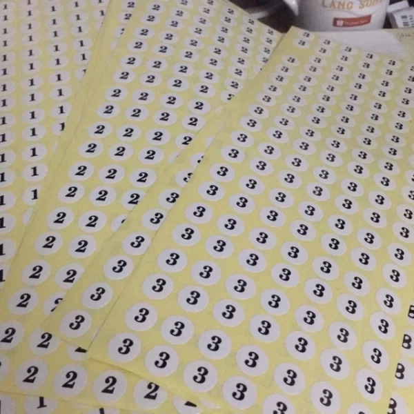 Tem decal dán size quần áo 4
